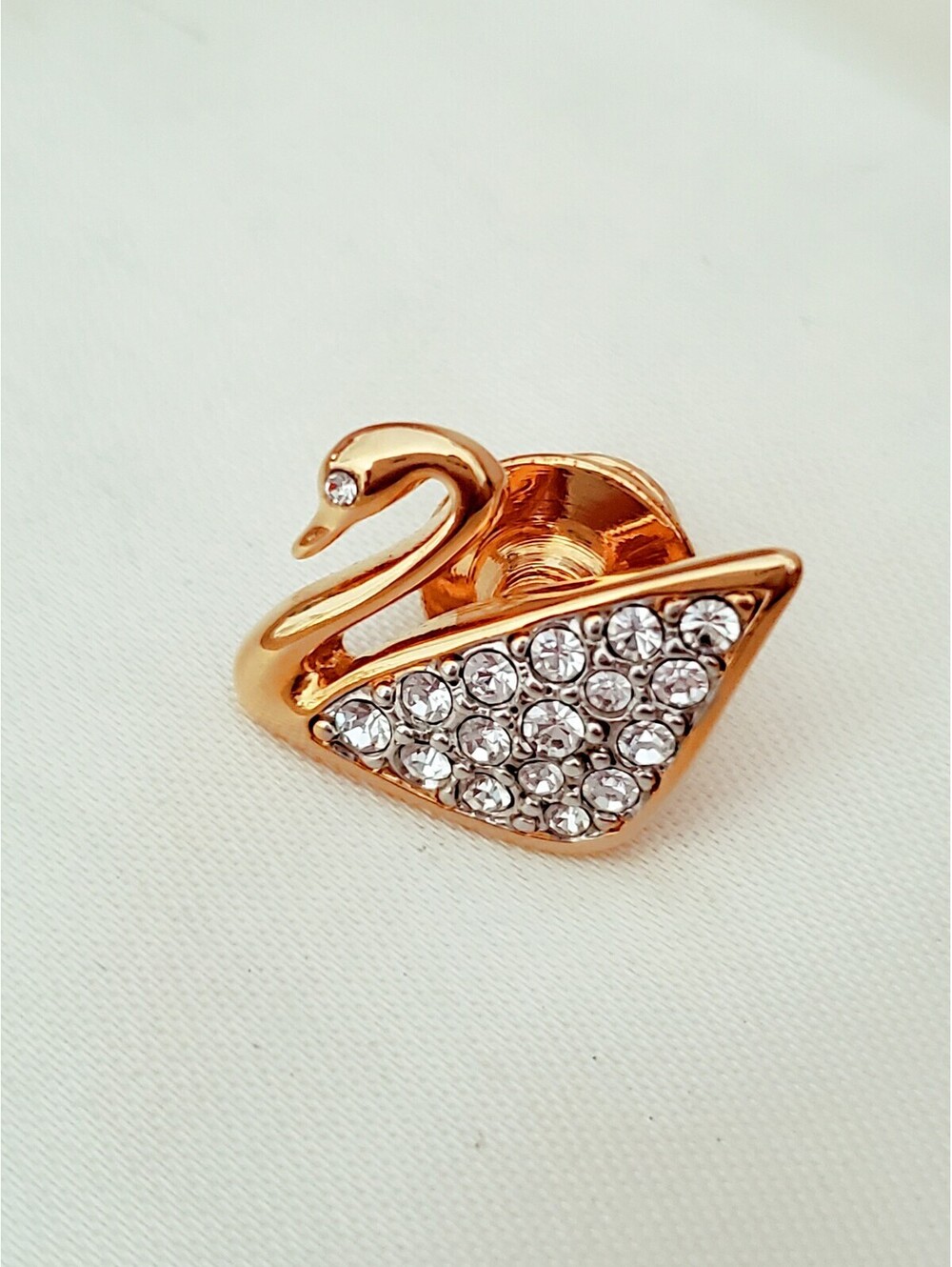 Vintage Swarovski Crystal Pave’ Stones Small Pin